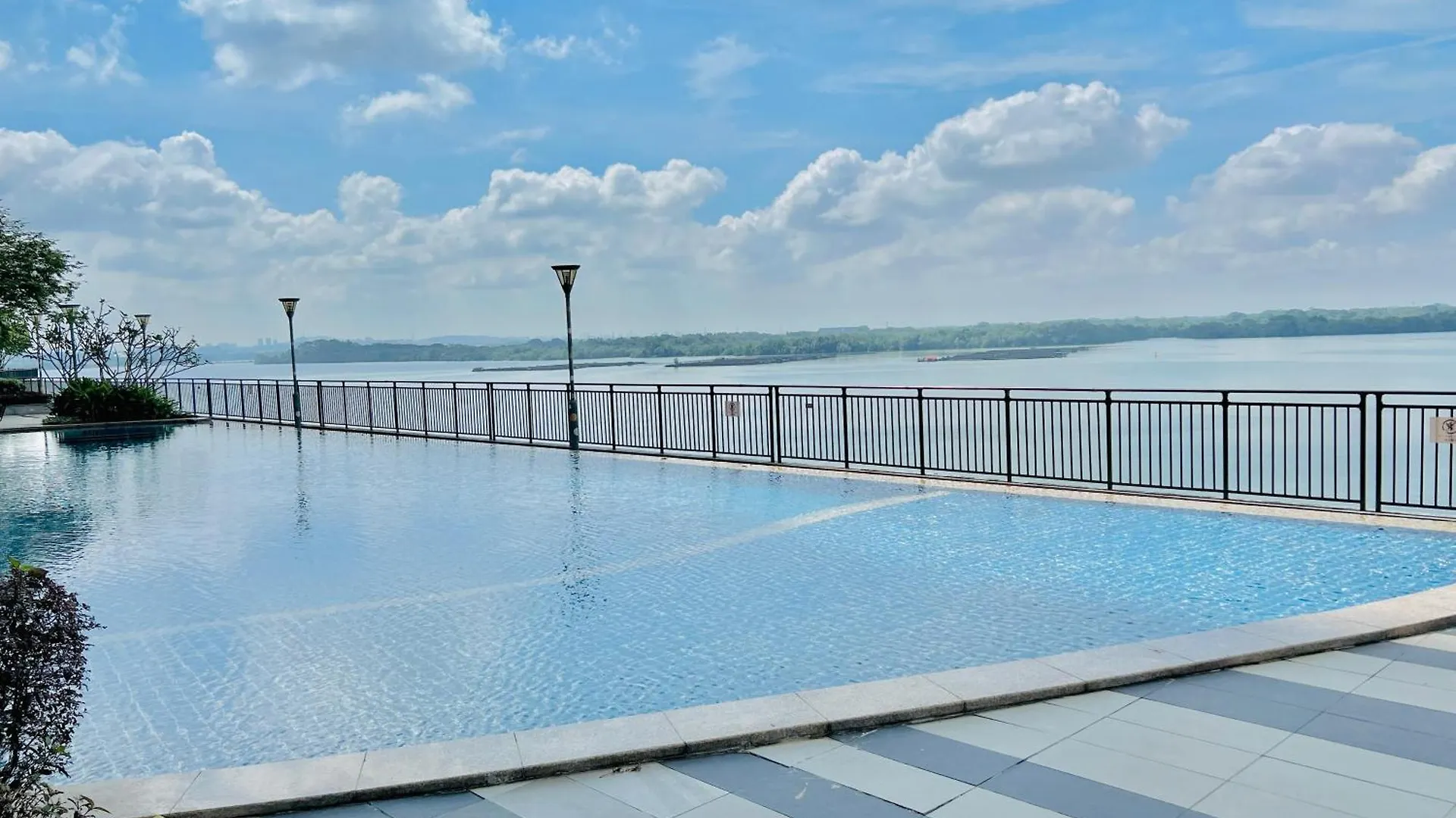 Country Garden Danga Bay By R9 Homestay 新山 0*,